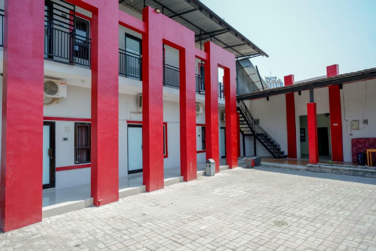 Reddoorz Syariah Near Alun Alun Tegal Hotel Exterior foto