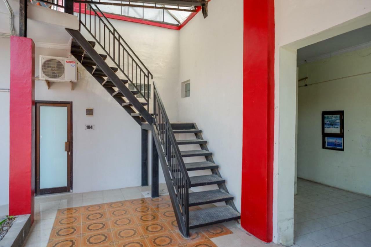 Reddoorz Syariah Near Alun Alun Tegal Hotel Exterior foto