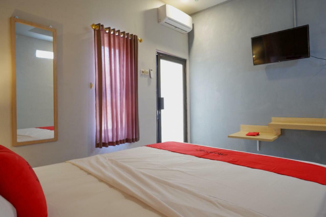 Reddoorz Syariah Near Alun Alun Tegal Hotel Exterior foto