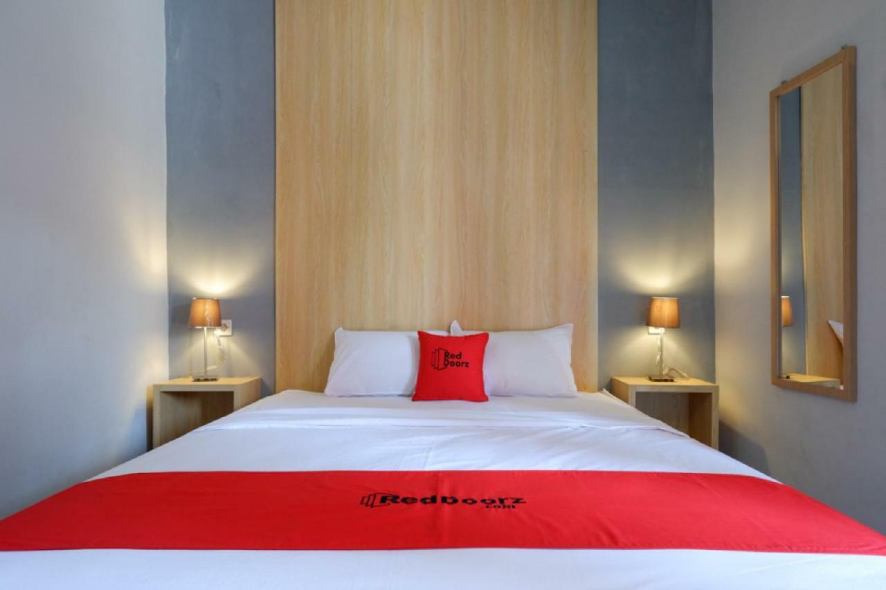 Reddoorz Syariah Near Alun Alun Tegal Hotel Exterior foto